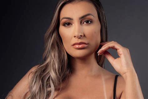 Andressa Urach dá detalhes de ensaio nu após 10 anos: Mix de。